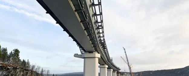 Мост на Сахалин уходит за горизонт Мост на Сахалин уходит за горизонт