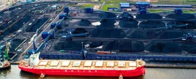 Российские порты на Балтике загружают углем для Европы