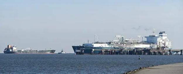 Назло Вашингтону? Нью-Дели выбирает скидки на русскую нефть Назло Вашингтону? Нью-Дели выбирает скидки на русскую нефть