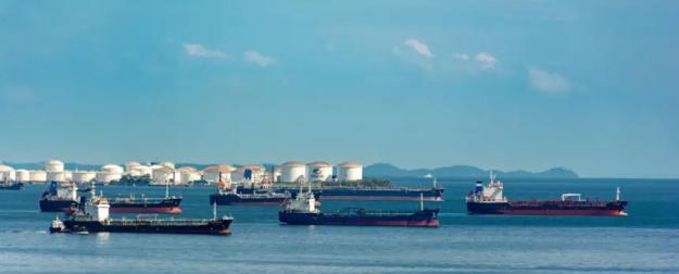 Двенадцать миллионов баррелей нефти РФ создали пробку в Азии