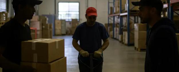 РФ захлебнулась в теневой «аренде мигрантов»: суммы поражают даже экспертов