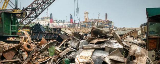 В Индии режут на лом танкеры теневого флота после разгрузки