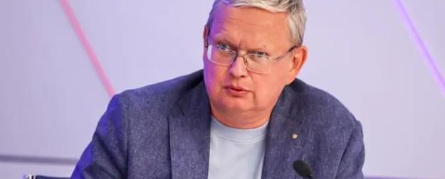 Делягин: В РФ много парадоксов — квартиры стоят пустые, НПЗ несут убытки