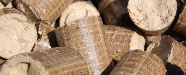 ЕС беден даже на отходы: в Латвии дефицит отопительных брикетов