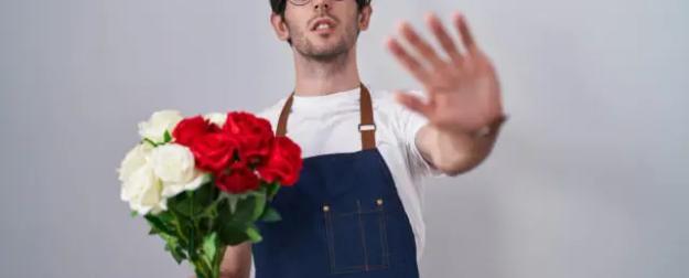 Курьёзный бойкот: Европа запретила ввозить в Россию розы и унитазы Курьёзный бойкот: Европа запретила ввозить в Россию розы и унитазы