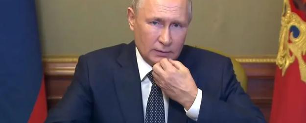Бензина у нас полно: Путин заверил, что Россия справится