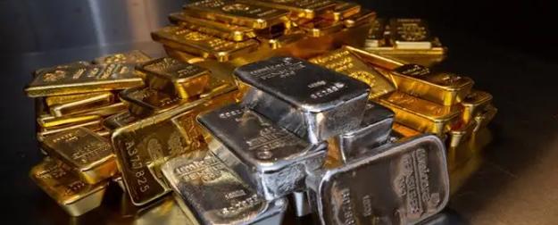 Недоверие к доллару вылилось в апокалипсис на рынке золота