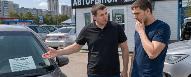 Расходы на б/у авто взлетели: кто наживается на рекордных тратах россиян