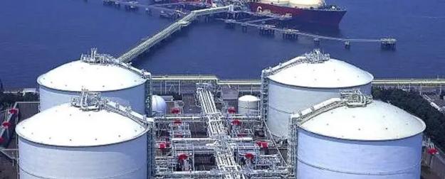 Германия кинулась спасать запасы газа