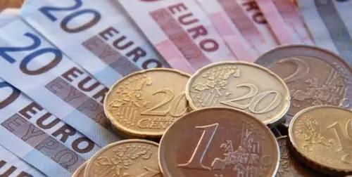 Евро близок к сотне: нужна ли россиянам европейская валюта