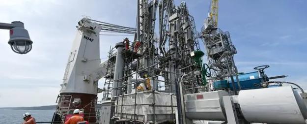 Бакинская нефть постепенно переходит в британское гражданство