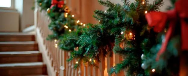 Запретные украшения: россиян предупредили о штрафах за праздничный декор