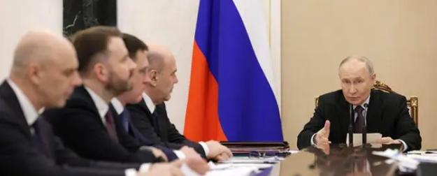 Путину надоел «изюм из булки», которым его потчуют министры