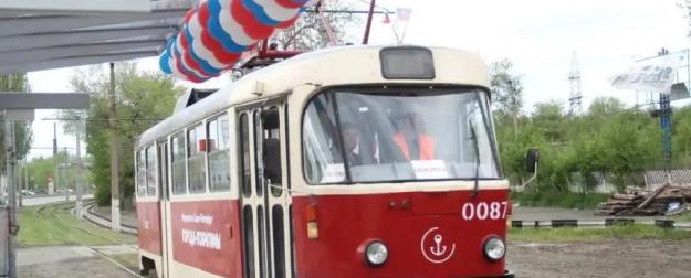 Новая Россия восстанавливает электротранспорт, ищет источники воды