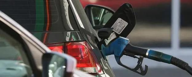 Ждет ли поляков «тёплый приём» в Калининграде, когда приехал заправиться