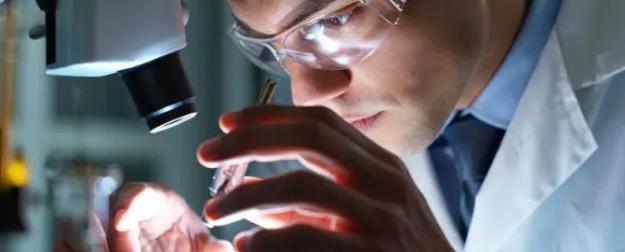 «Бегство мозгов» вместо мозгового штурма: США усилились нашими спецами