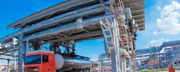 «Просто копни лопатой»: В Оренбуржье твердую нефть можно собирать в степи «Просто копни лопатой»: В Оренбуржье твердую нефть можно собирать в степи