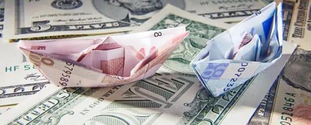 Валютная интрига: 50 рублей за доллар — повод для радости или для паники?