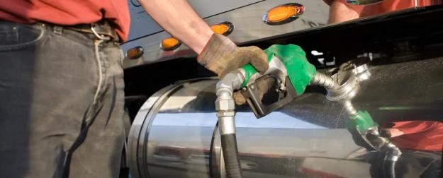 Такой цены дизеля ЕС не видел три года: Киев остановил оптовые продажи