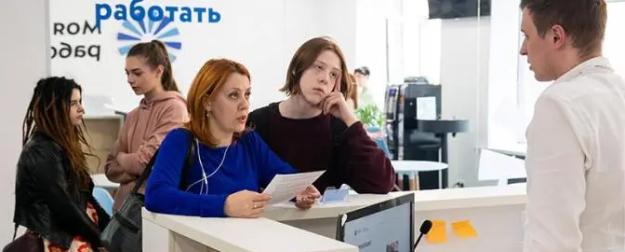 «Правильные» экономисты во власти о безработице в России: «2×2 = 5»