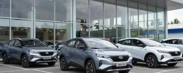 Lada осталась без господдержки: что будет с ценами и продажами автомобилей