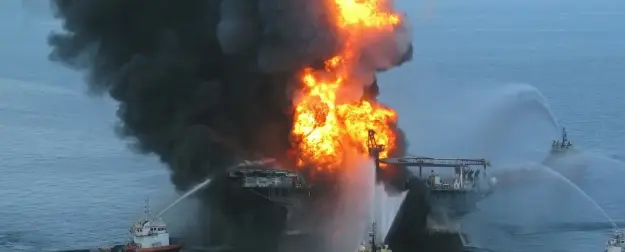 Глобальное судоходство в опасности: танкеры в ловушке и повреждены