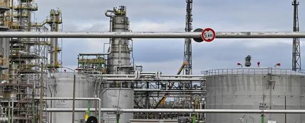 Запад пытается залатать дыры новой порцией нефтяных и дизельных резервов