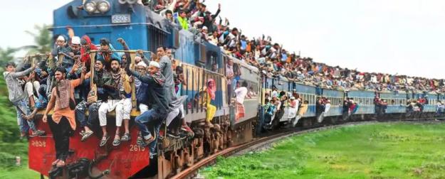 Коллапс на рынке труда: Зеленский освобождает Украину для мигрантов