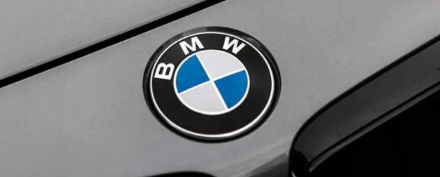 «Россия пиратствует!»: BMW ищет новые приключения на свою голову