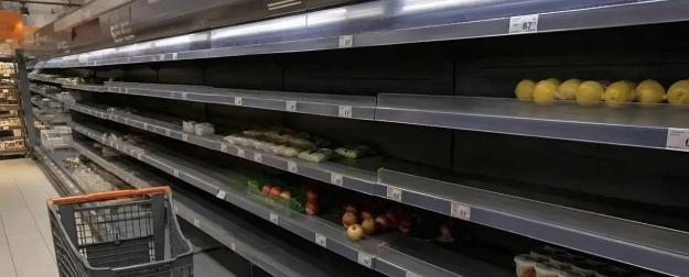 Киев и Одесса: призывы делать запасы на фоне пустых полок