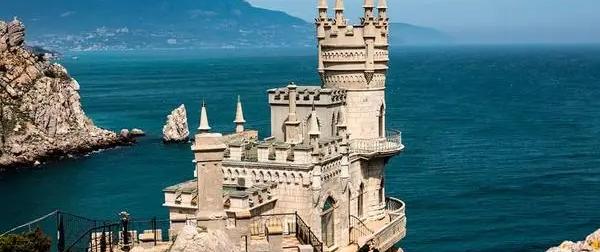 Мёртвый сезон? В России подсчитали, сколько туристов отвернулись от Крыма