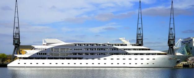 Ржавеют без присмотра: изъятые у олигархов РФ супер-яхты потеряли в цене €580 млн