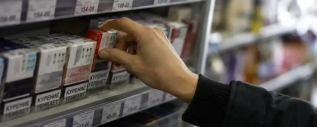 Удар по миллионам россиян: в РФ готовят новые ограничения на продажу табака