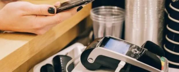 Mессенджер вместо паспорта: в РФ упростили покупку алкоголя и сигарет