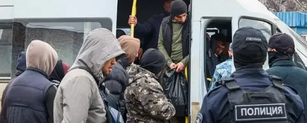 Минтруд не справился, теперь мигрантами займутся силовики