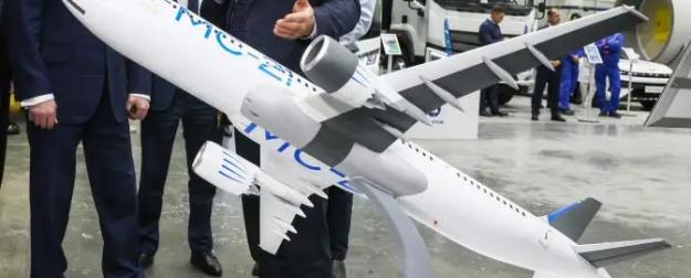 Слишком прожорливый стал, вес набрал: МС-21 уменьшили дальность