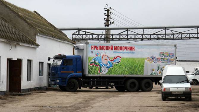 Кризис с молоком: с крымских прилавков пропали творог и ряженка