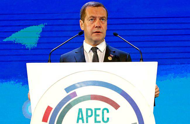 Медведев: Россия сохраняет экономическую стабильность, несмотря на колебания нефтяных цен