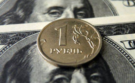 ЦБ не решился на новую девальвацию рубля