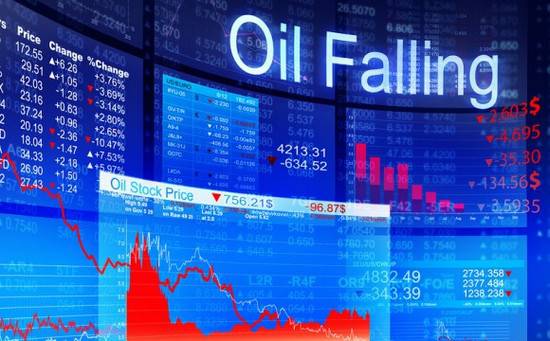 Цены на нефть рухнули, бюджет РФ теряет 1,6 трлн руб