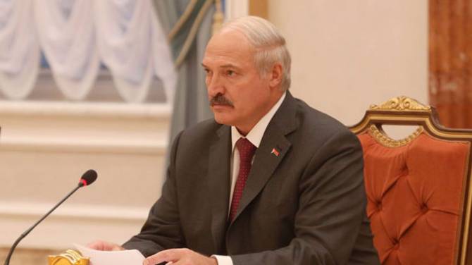 Лукашенко: ситуация в стране непростая, поэтому правительство должно проявлять инициативу.