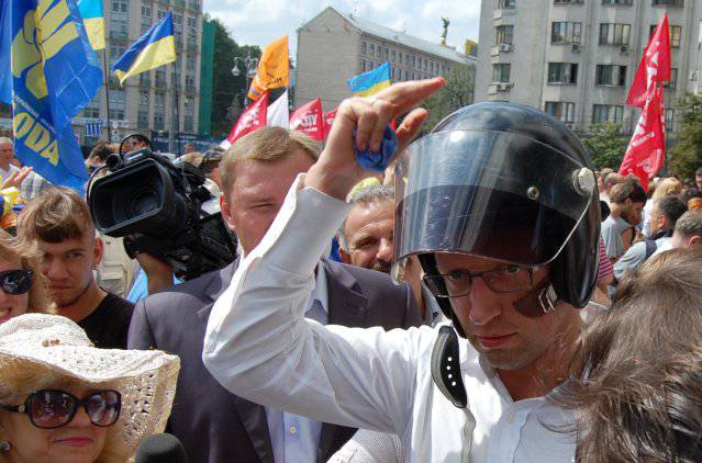 «Шахтерская каска для Яценюка»: энергетическая политика Киева лишена логики