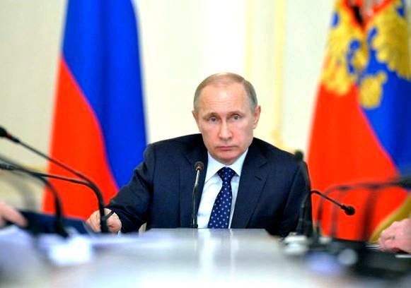 Владимир Путин проводит встречу с членами правительства