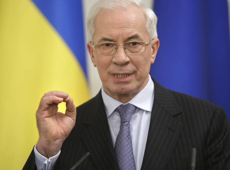 Азаров: Финансовая система нынешней Украины держится на попрошайничестве