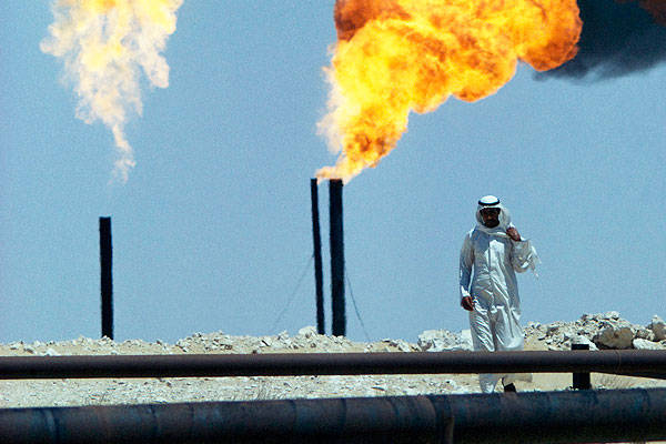 Саудовская Аравия предложила обсудить возможность снижения добычи нефти