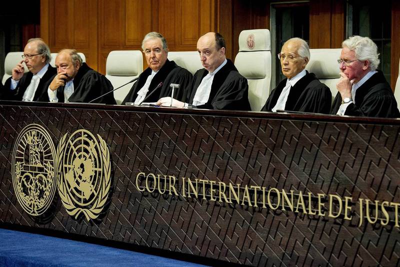 Гаагский суд удовлетворил жалобу России на 50-миллиардный иск акционеров «Ю