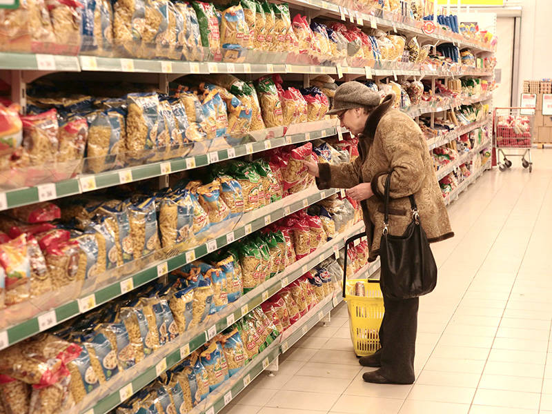 Покупательская активность россиян снизилась до рекордного минимума