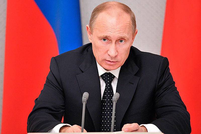 Владимир Путин проводит заседание комиссии по исполнению майских указов