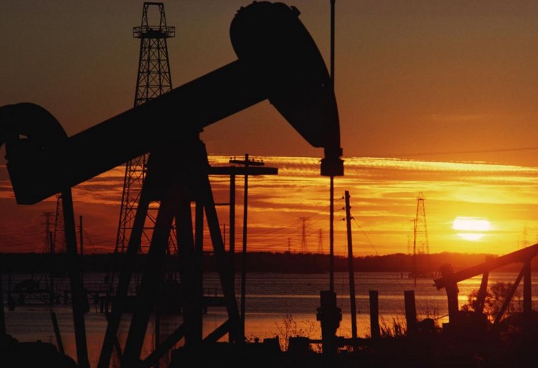 Противоречия в ОПЕК: "нефтяные короли" поговорят о заморозке