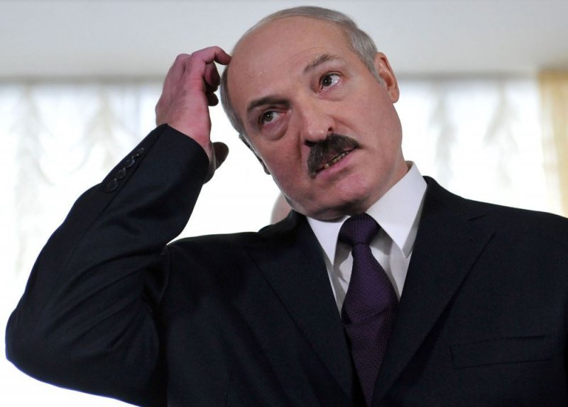 Лукашенко не стоит лезть в бутылку